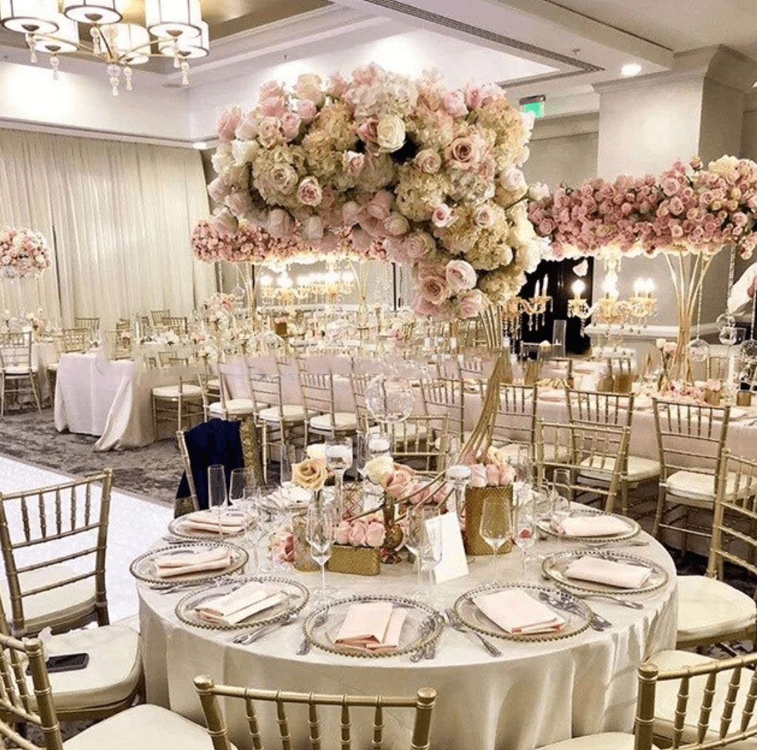 WeddingStory Shop Gorgeous flower metal stand event centerpiece with crystals