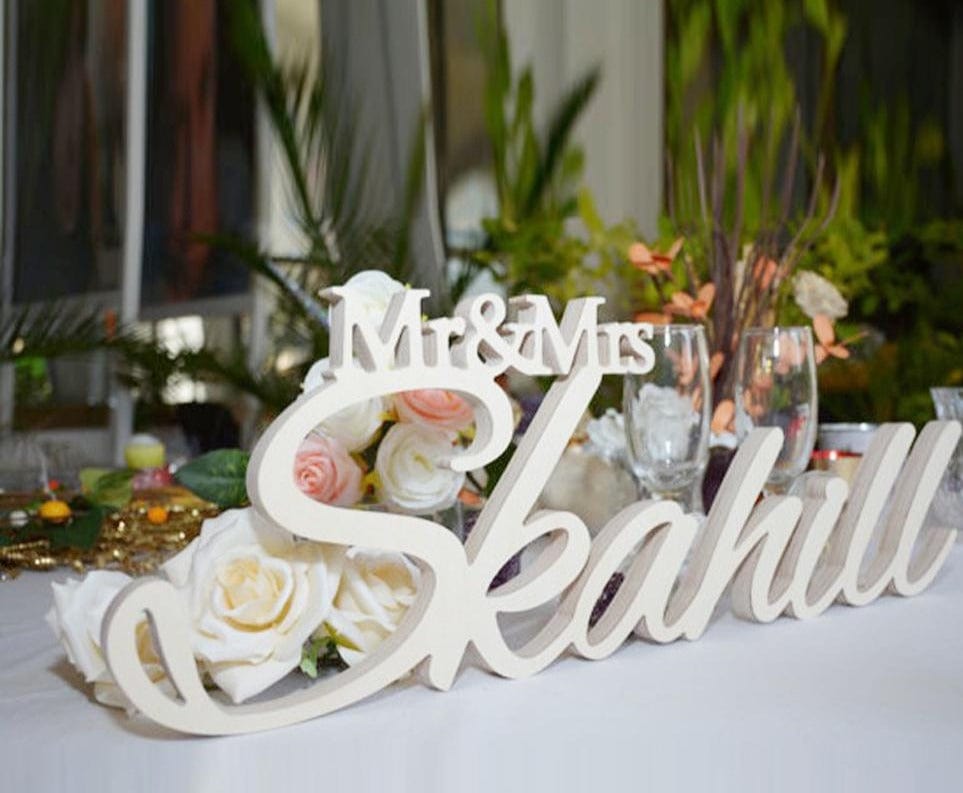 WeddingStory Shop Personalized wedding Mr & Mrs Sign