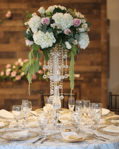 WeddingStory Shop gold color / 2 pcs Beautiful crystal centerpiece acrylic flower/candle stand