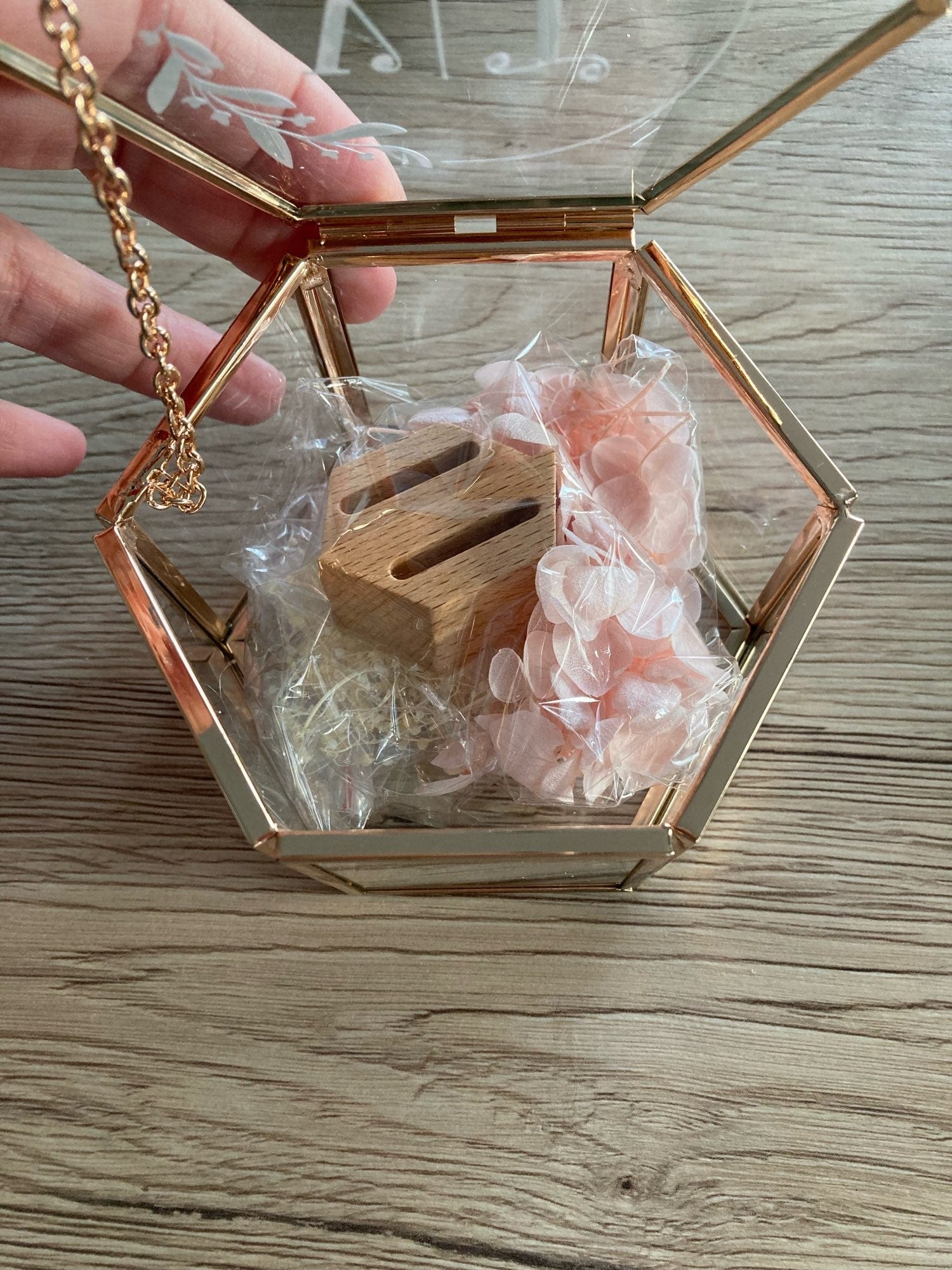 WeddingStory Shop Custom Engraved Glass Wedding Ring Box