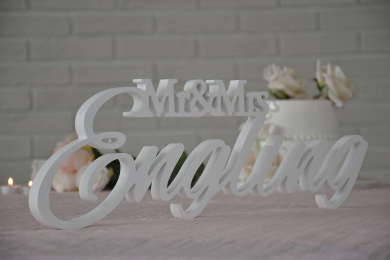 WeddingStory Shop Personalized wedding Mr & Mrs Sign